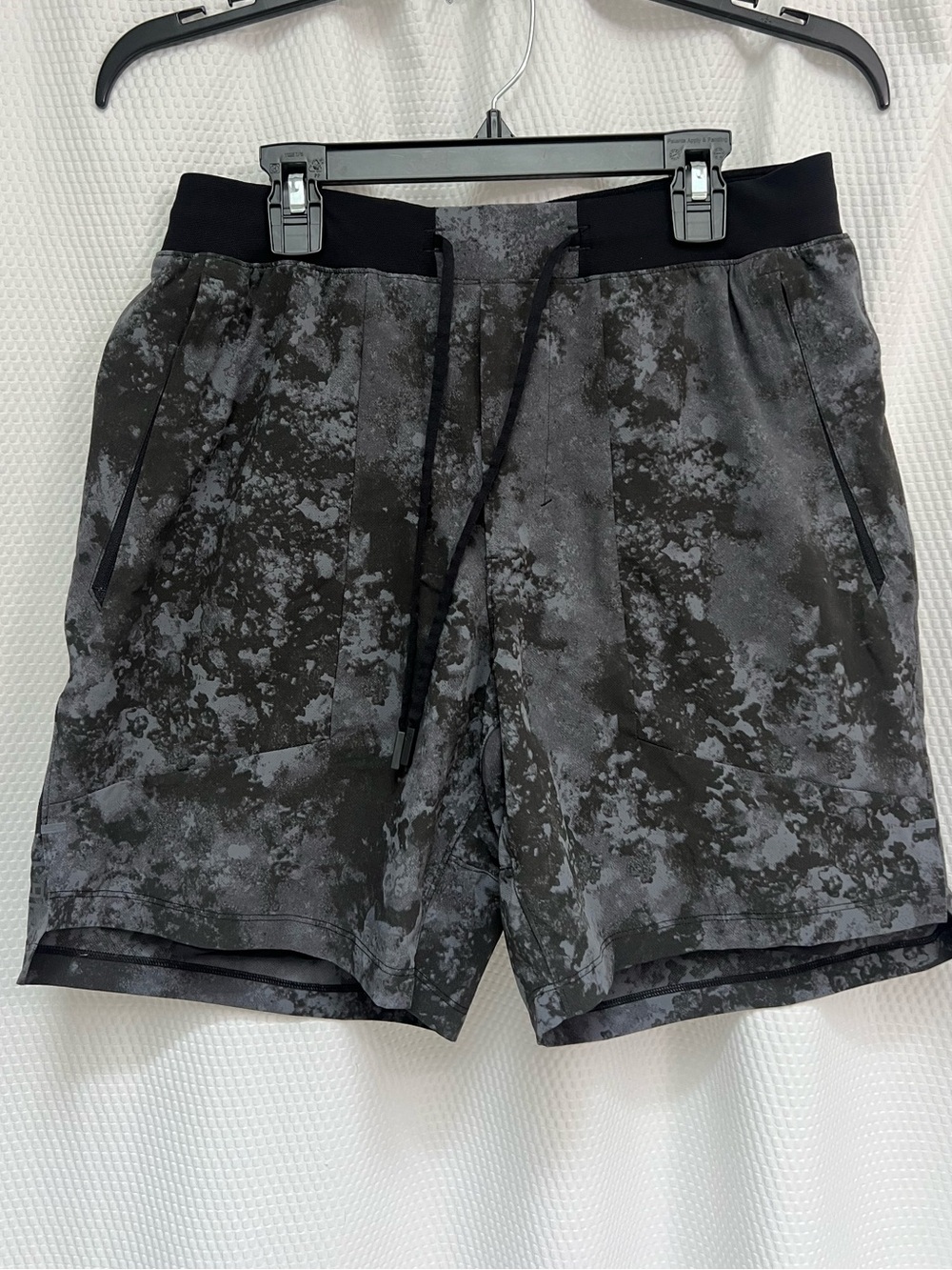 lululemon athletica Men’s Black and Gray Camouflage Athletic Shorts-M